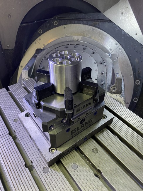 Vasto-Clamp Spannfutter von LANG Technik für die CNC-Bearbeitung in einer Werkzeugmaschine
