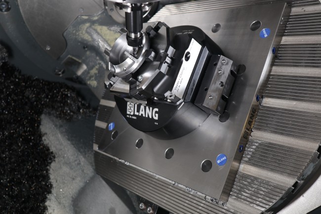 Vasto-Clamp 6-jaw chuck clamped in a zero point plate from LANG Technik