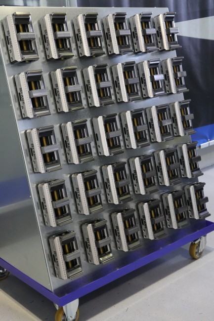 5-axis vises on a mobile storage unit from LANG Technik
