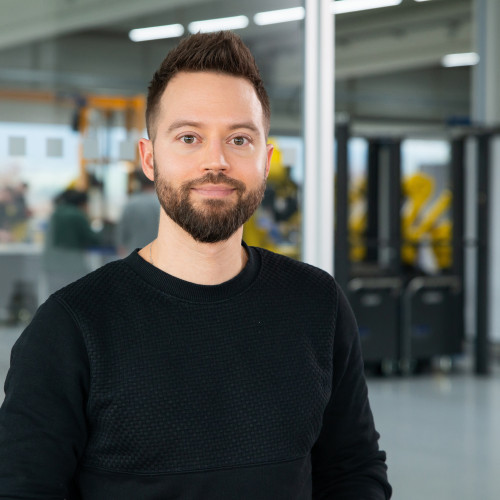 Florian Ebinger, Commercial Trainer